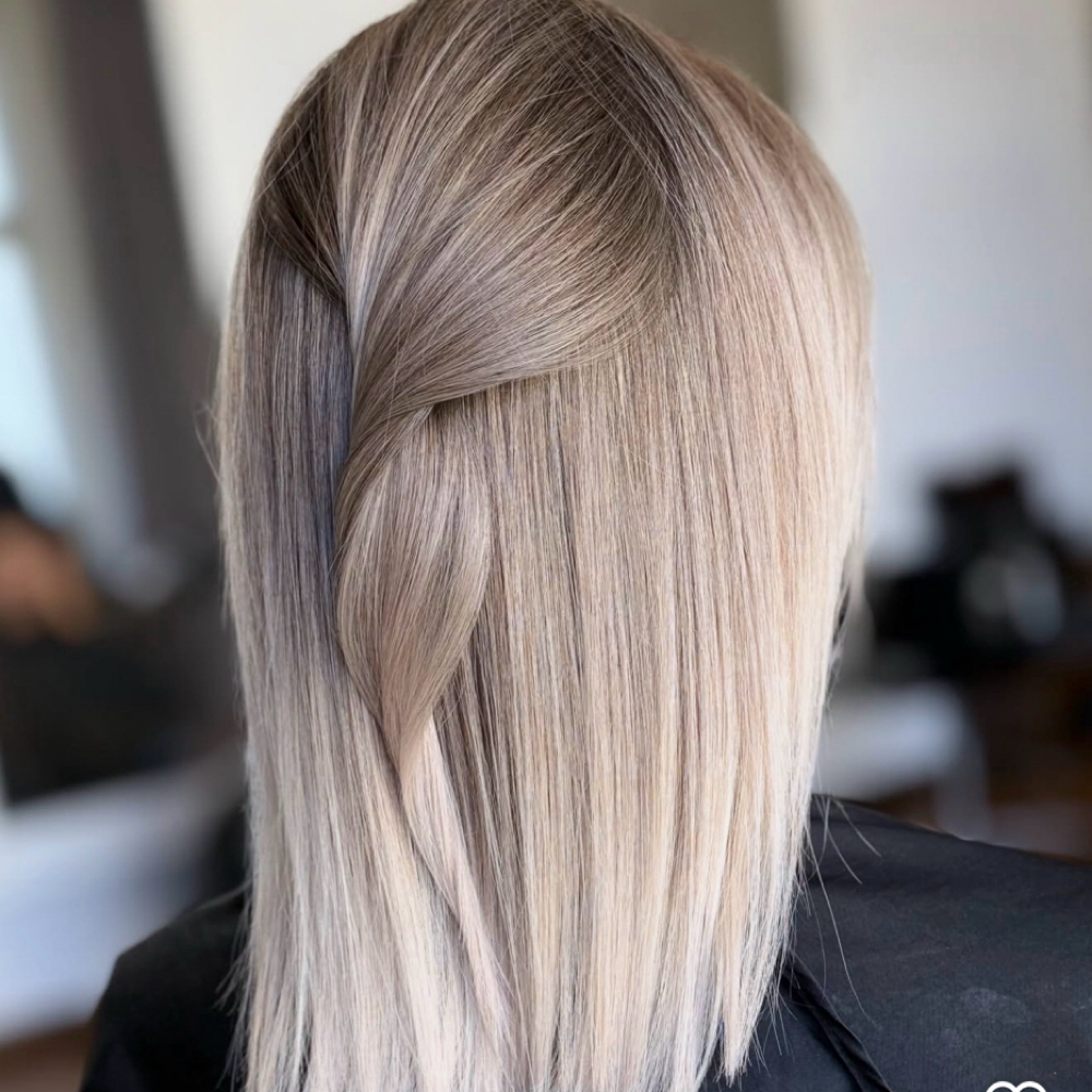 FULL AiR TOUCH Technique (PER HOUR) at West View Salon & Spa in Fairview Park, OH
