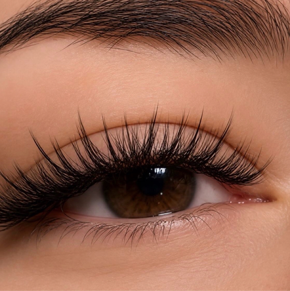 Cabana Lash Signature Set at The Lash Cabana Maui in Wailuku, HI