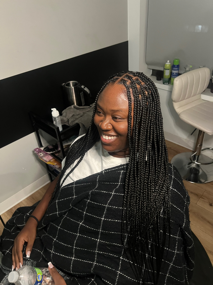 Smedium Knotless Braids