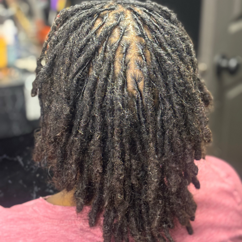 Basic Retwist (full Head) at DiamondDLocs in Fort Myers, FL
