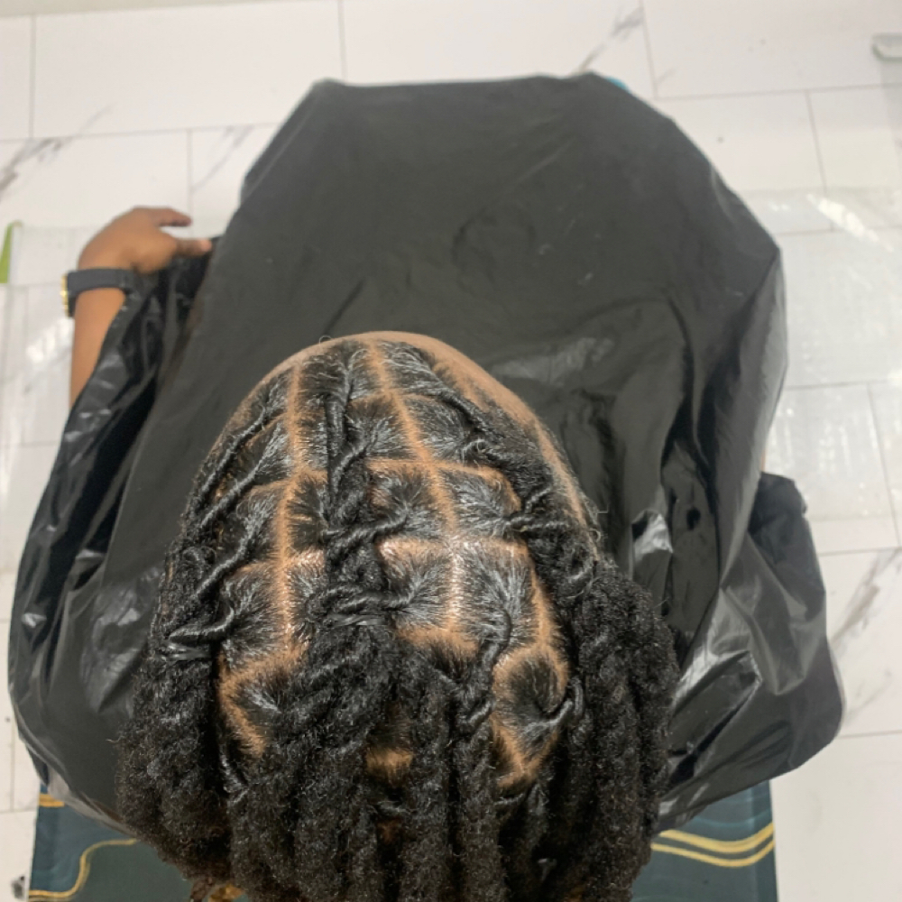 220 Deal at Natural Root & Locs in Columbus, OH