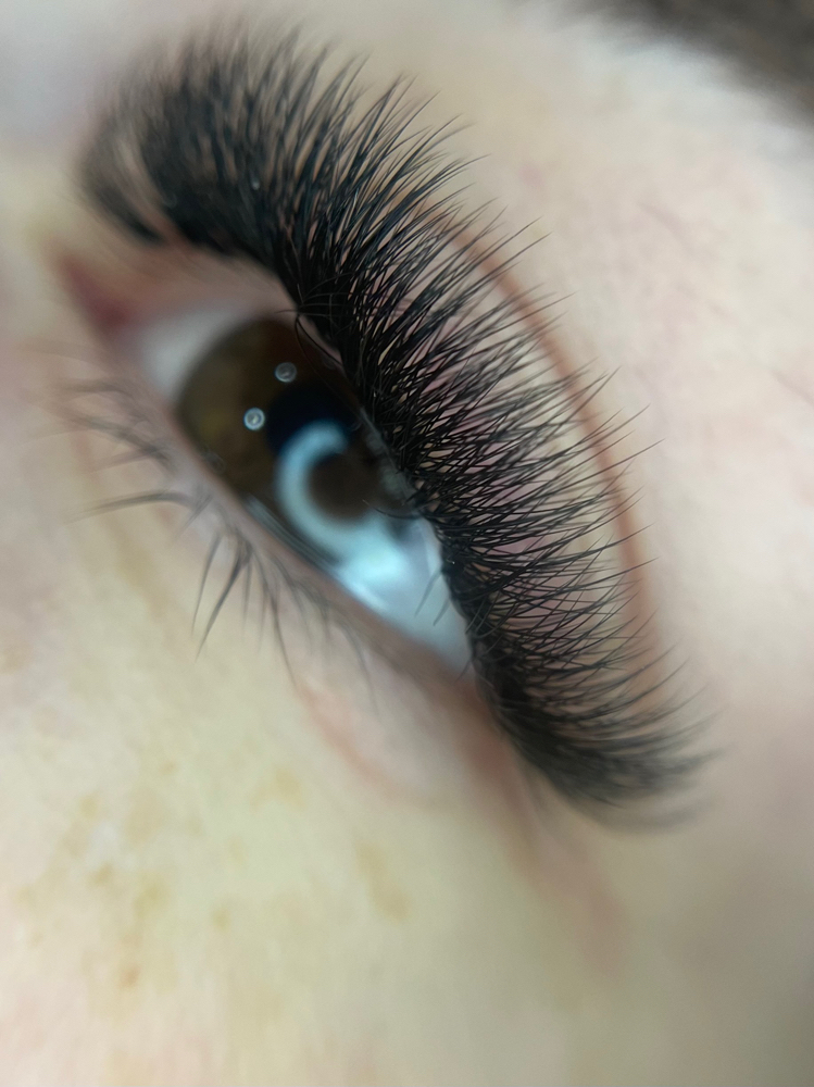 Volume Lashes Full Set