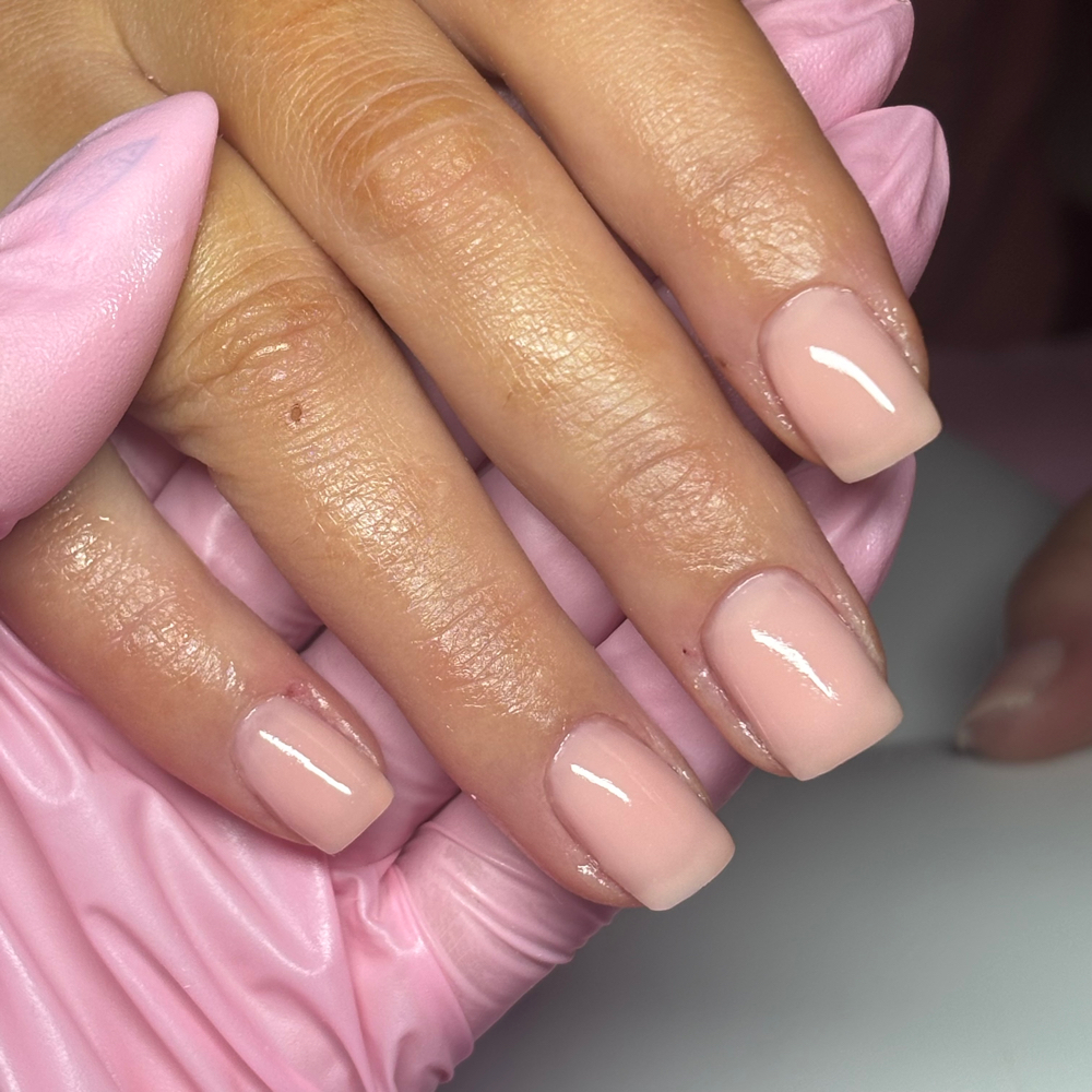 Solid Color Structured Mani