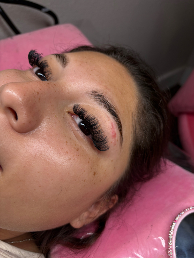 Hybrid Lashes at Gloo Beauty in Port Neches, TX