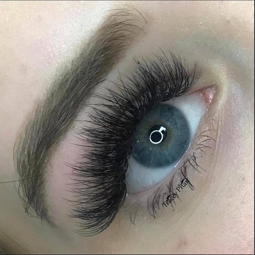 Volume lash extensions at La Bella Lash and Sugar Studio in Gold Beach, OR
