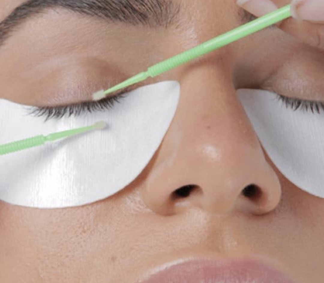 Lash Extension Removal