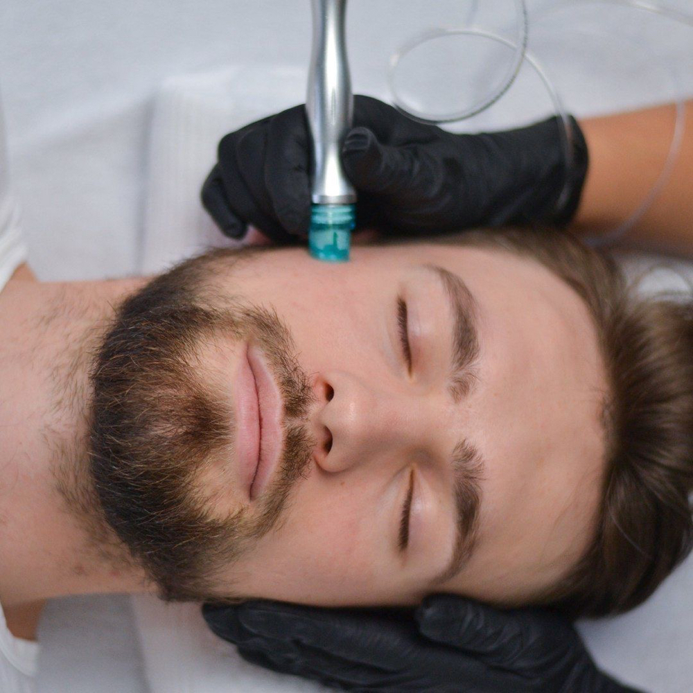 MEN'S HYDRAFACIAL