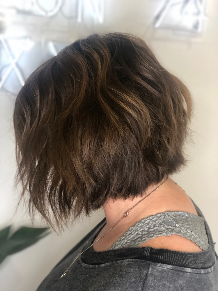 Women’s Haircut & Style