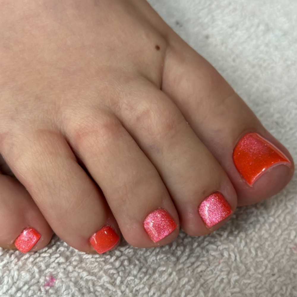 Toe Polish Change at Katie Young in Canfield, OH