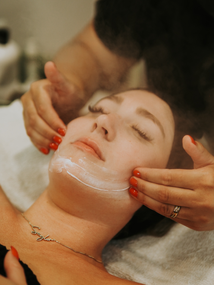 Scalp & Neck Massage
