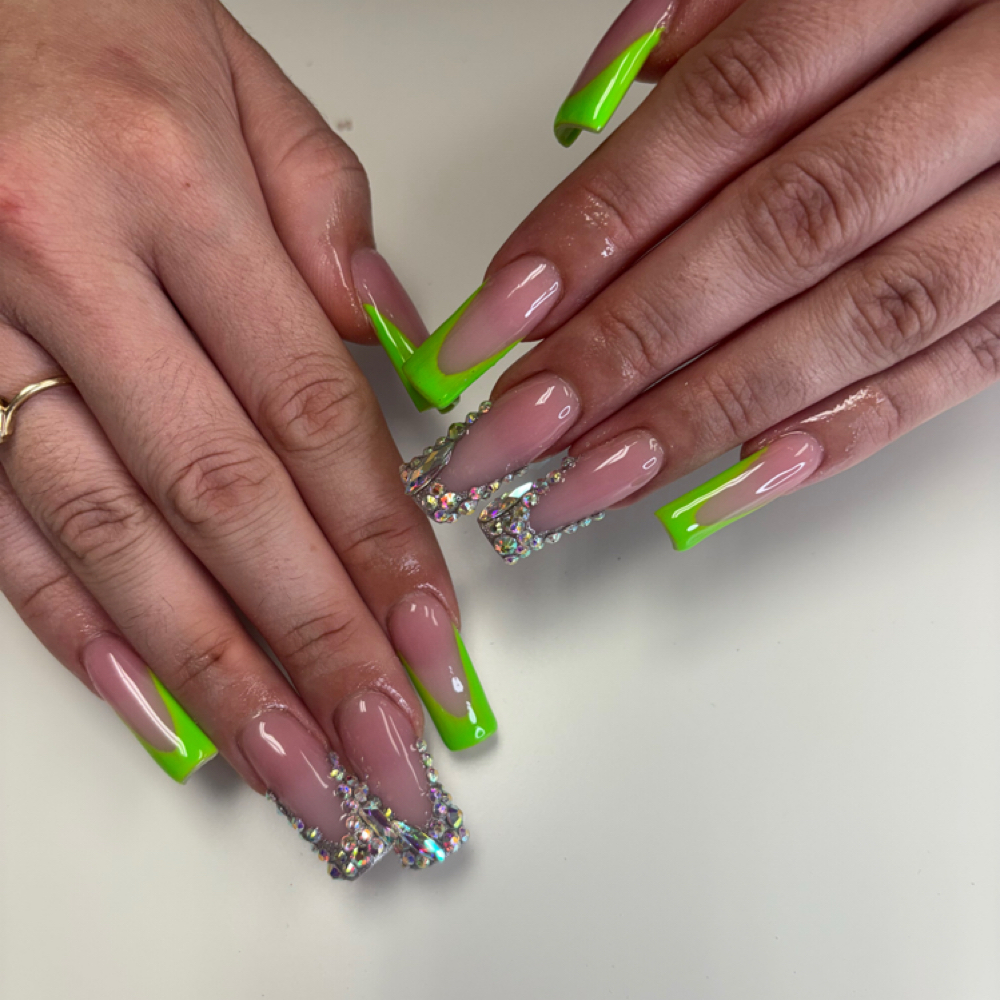 FRENCH TIP FREESTYLE at Gorgeous Gal Beauty in Indianapolis, IN