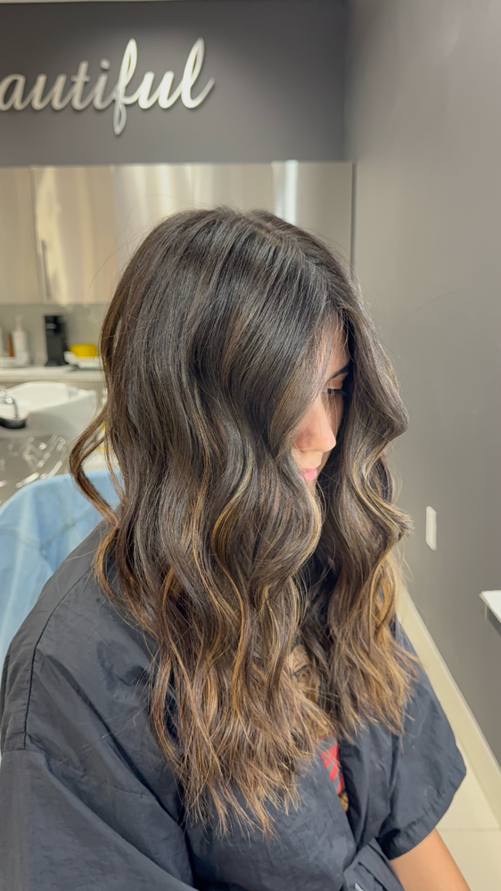Blowout & Beachwaves at Styled By Jenn in Miami, FL