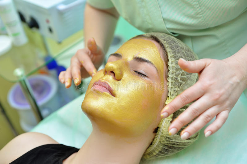 24 Carat Gold Hydrating Facial