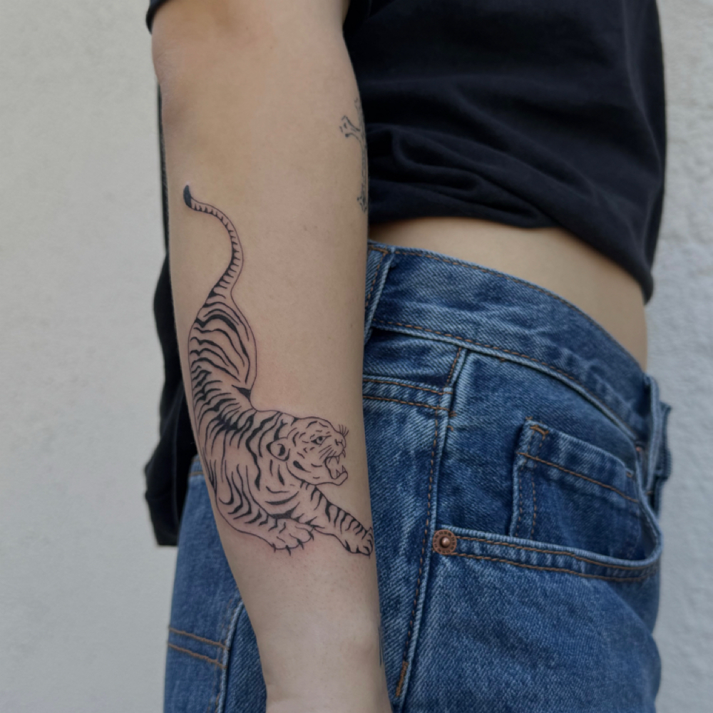LARGE TATTOO WITH @maliaasonn at DAZEY AESTHETIC COLLECTIVE in Phoenix, AZ