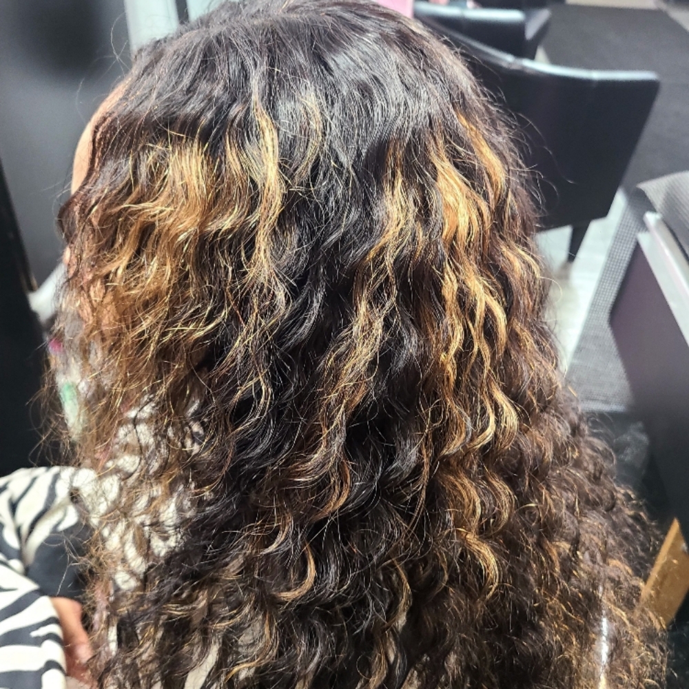 Wig Installation at Chon's Unique House of Hair in Detroit, MI