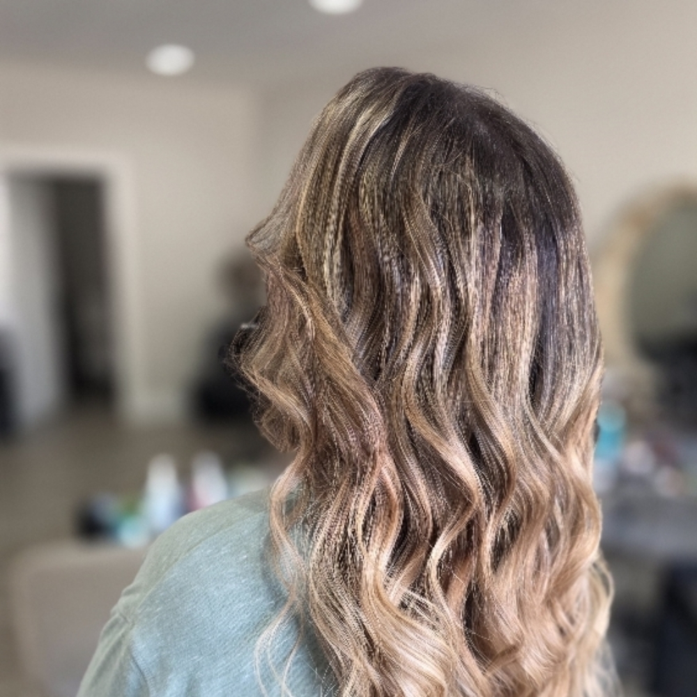 BLOW OUT at The Mane Escape Headspa in Livingston, TN