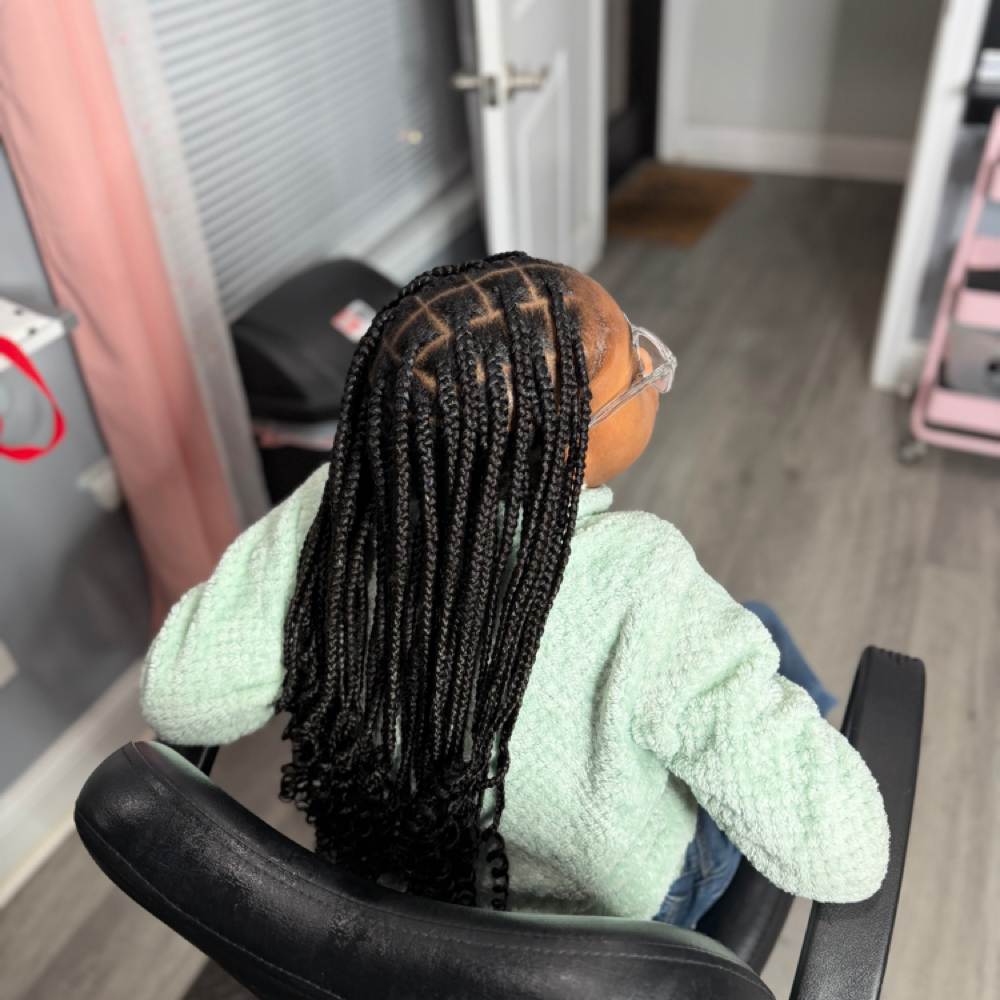 Medium Kid Knotless at jlashanae in Murfreesboro, TN