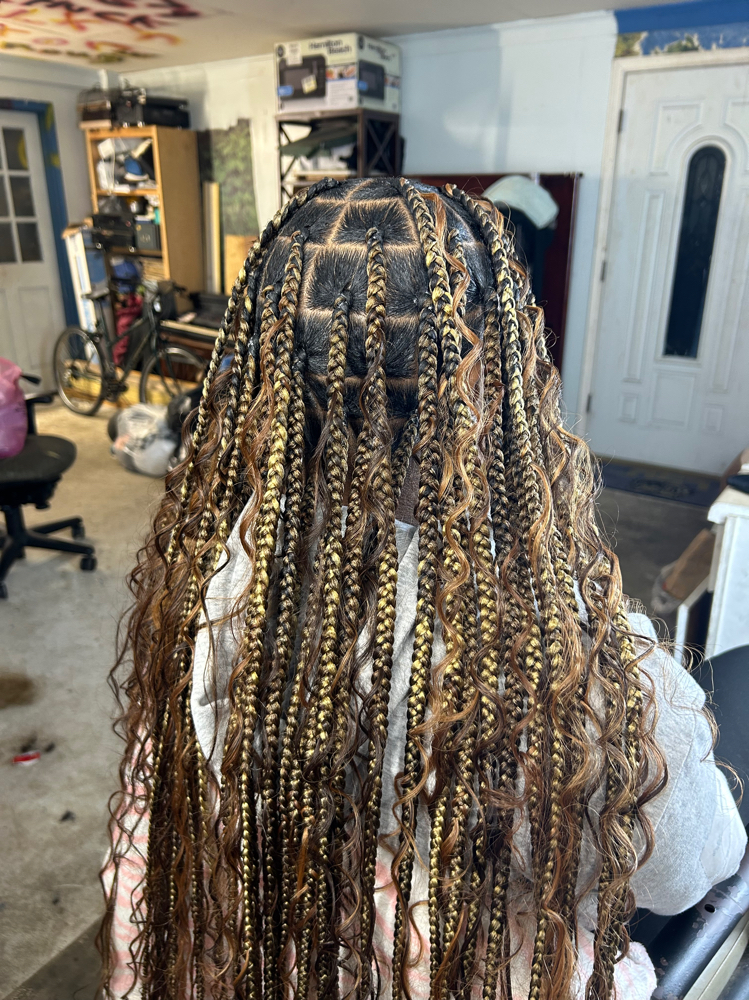 Medium Large Knotless Braids at ManiiStylez in Baton Rouge, LA