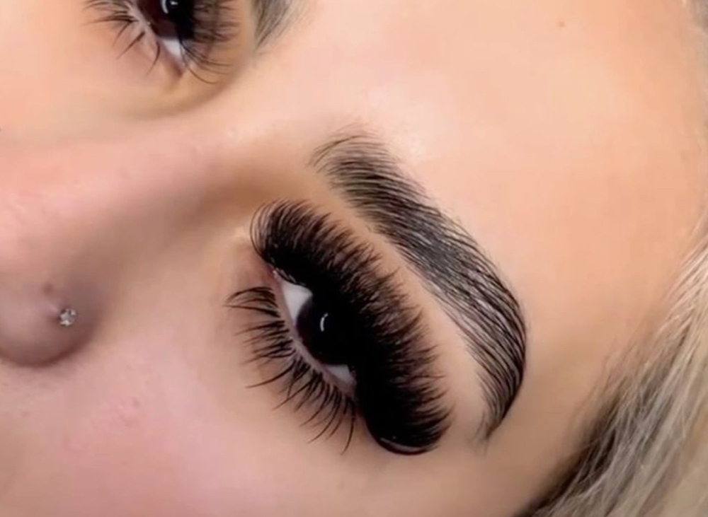 Bottom lashes