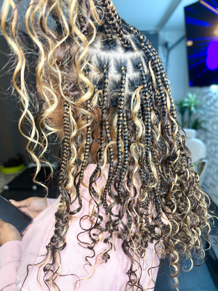 Short Knotless Boho Braids at Taylor Braidz, LLC in Ocala, FL