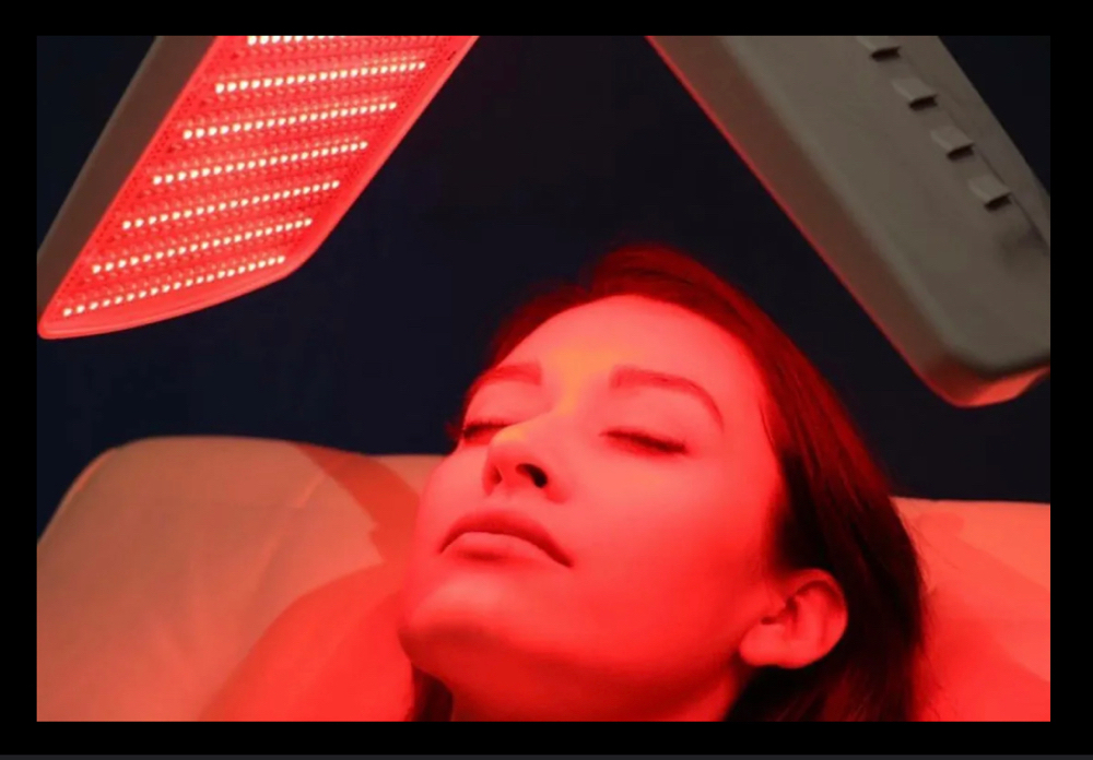 Red Light Therapy, Face & Neck