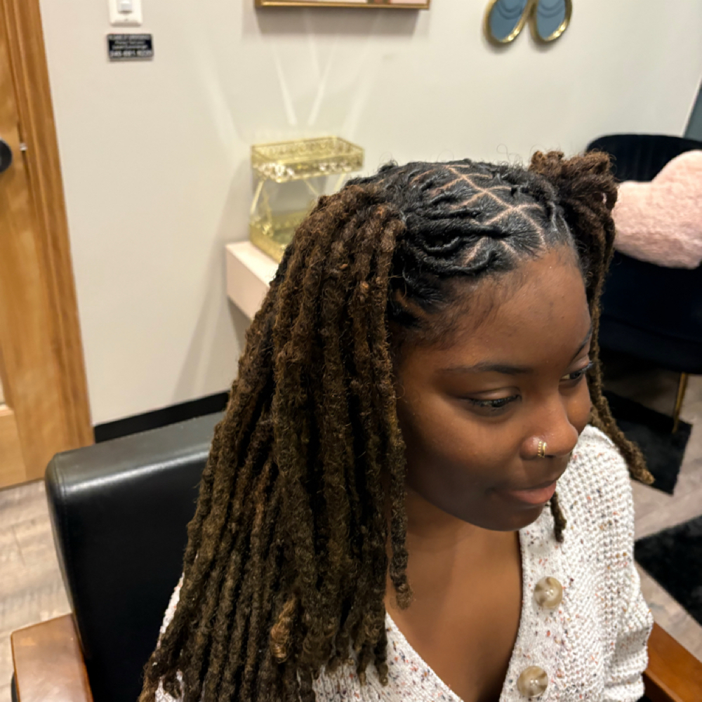 Model Service at Nadia’s Loc Lounge in Brandywine, MD