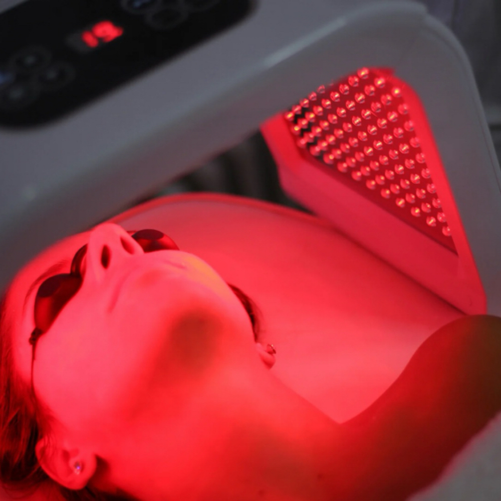 LED Light Therapy at Perma Glow Shanna in Elmhurst, NY