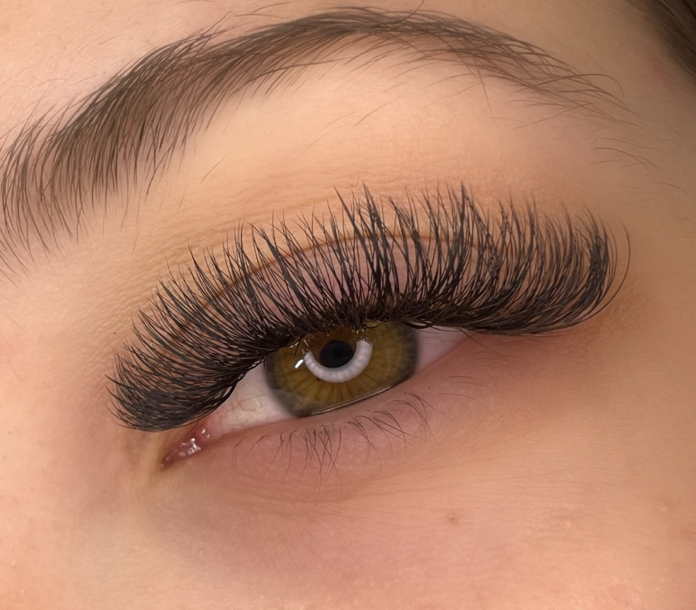 Full Set Hybrid Lash Extensions