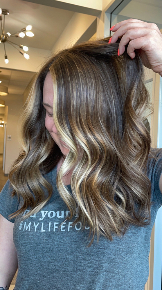 Partial Lived In Blonding & Olaplex