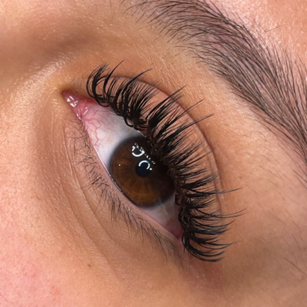 Lash Extensions at Eterno Artistry in Houston, TX