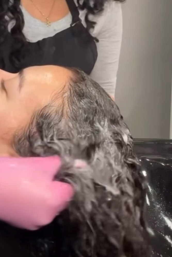 Dandruff Treatment & Style🤍