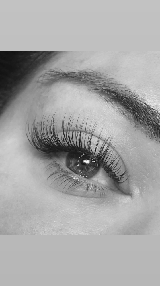 CLASIC LASH EXTENSIONS