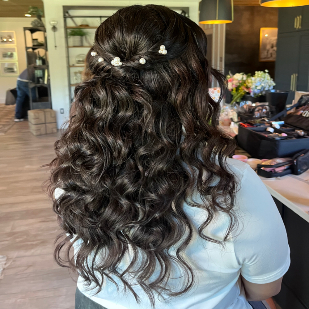 Bridal Hairstyle at Stephanie  Sanchez in Dallas, TX
