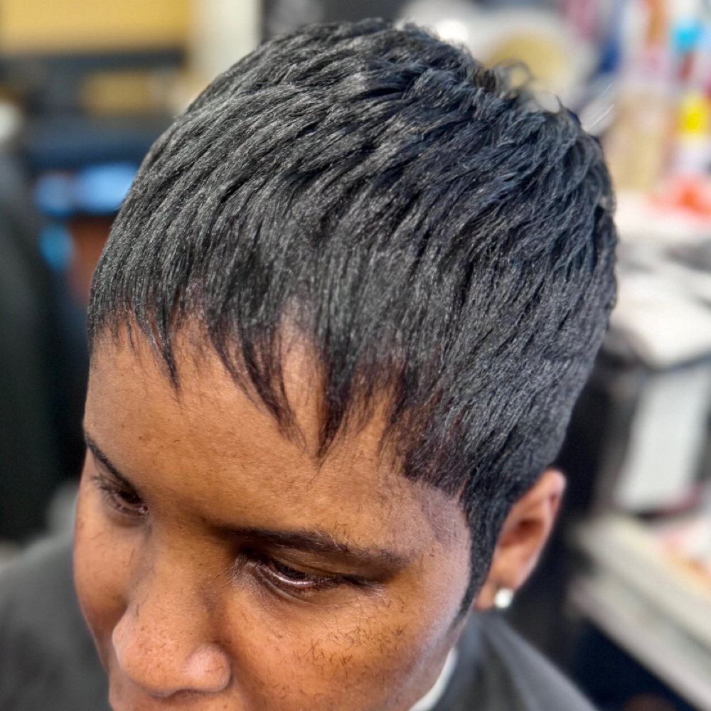 Edge-Up Mold&STYLE at The edge beauty concept salon ny in Massapaqua, NY