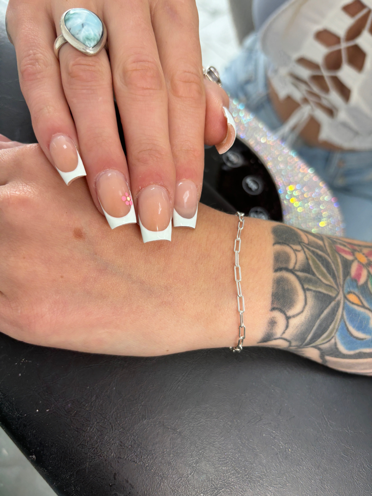 clawed and connected bundle ⛓️💅🏼