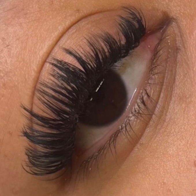 Wet Lash set at Uniquely Yours Beauty Bar in Melrose Park, IL