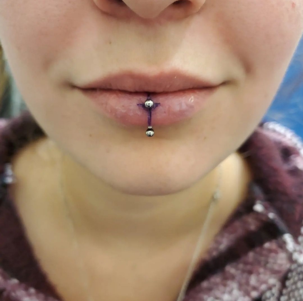 Vertical Labret