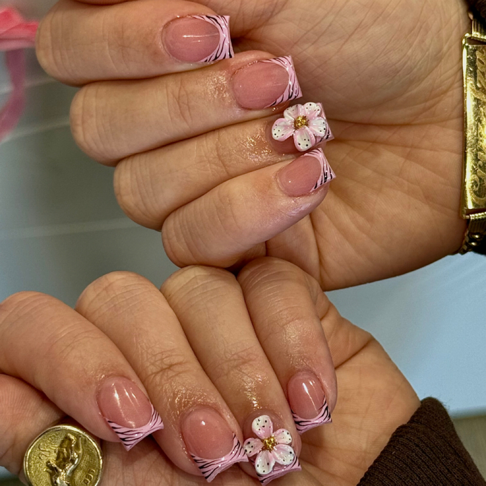 Short Nail Set at Glossed Nail.Co in lubbock, TX