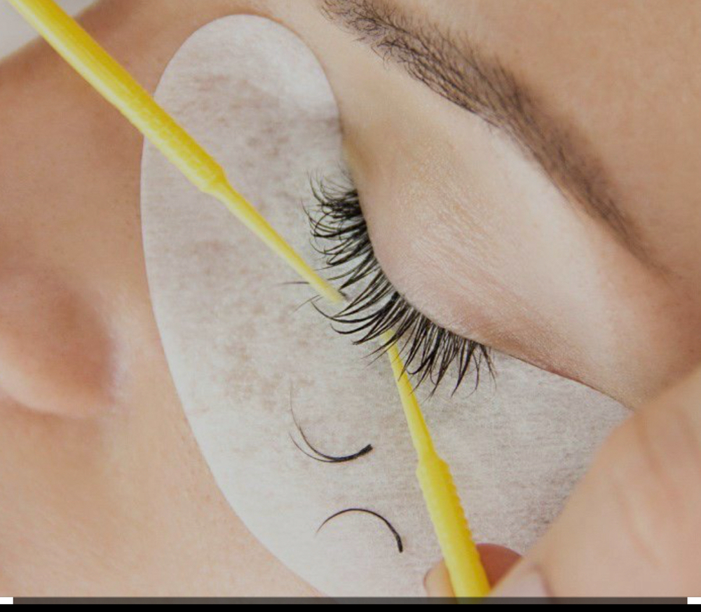 Eyelash Extension Removal