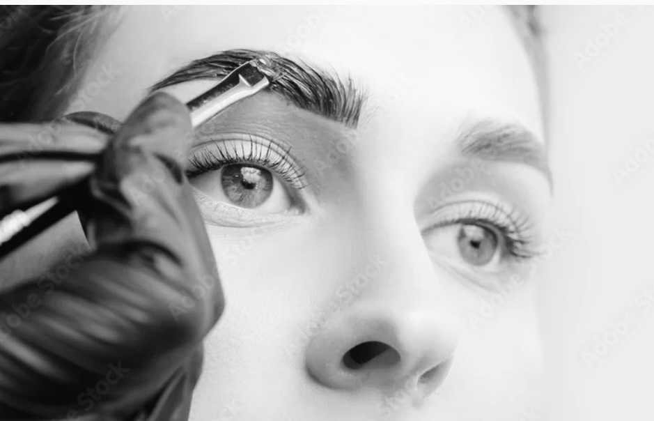 Eyebrow Tinting