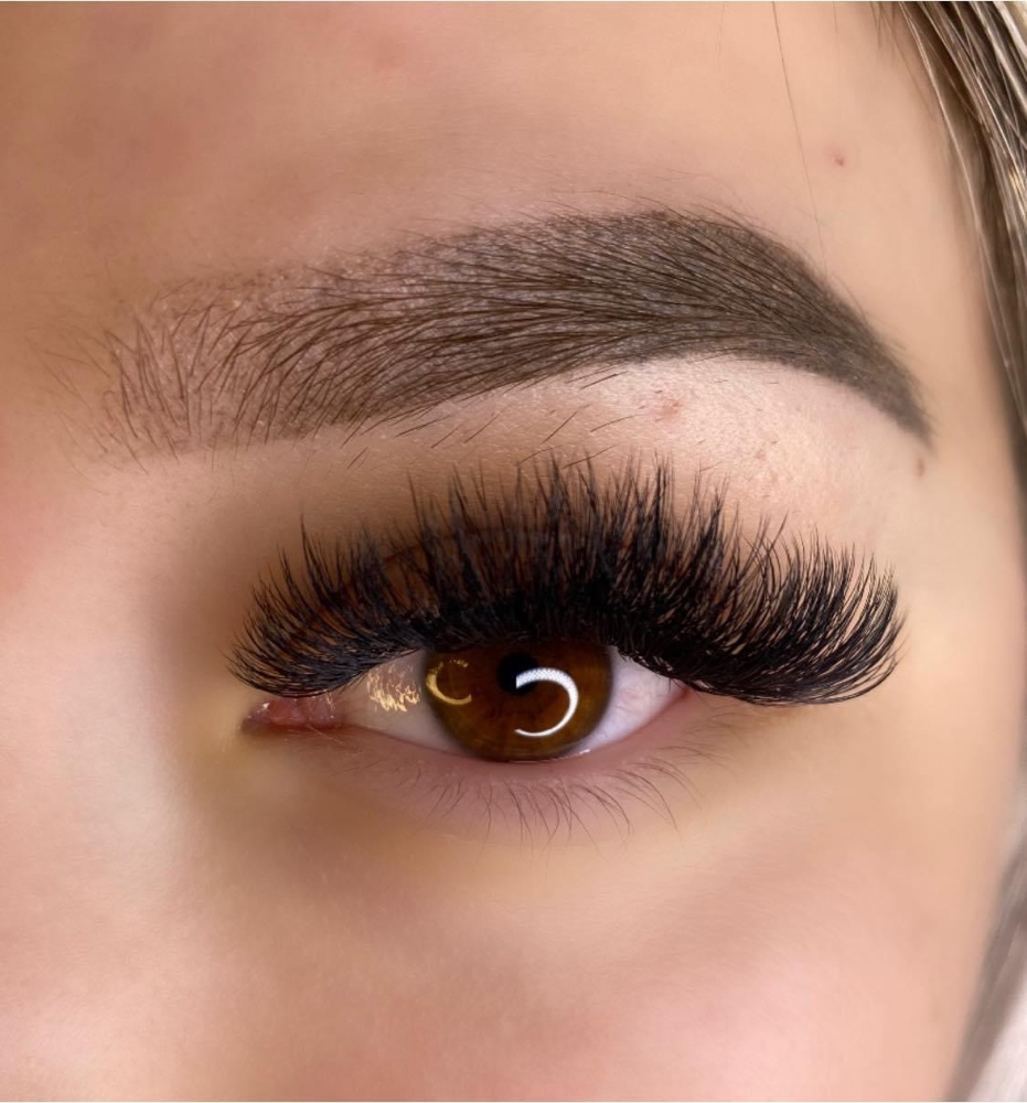 Mega Volume Lash Extensions