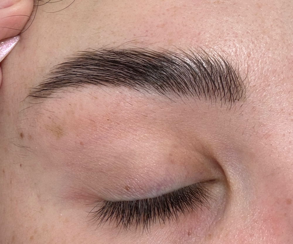 Brow Lamination & Tint