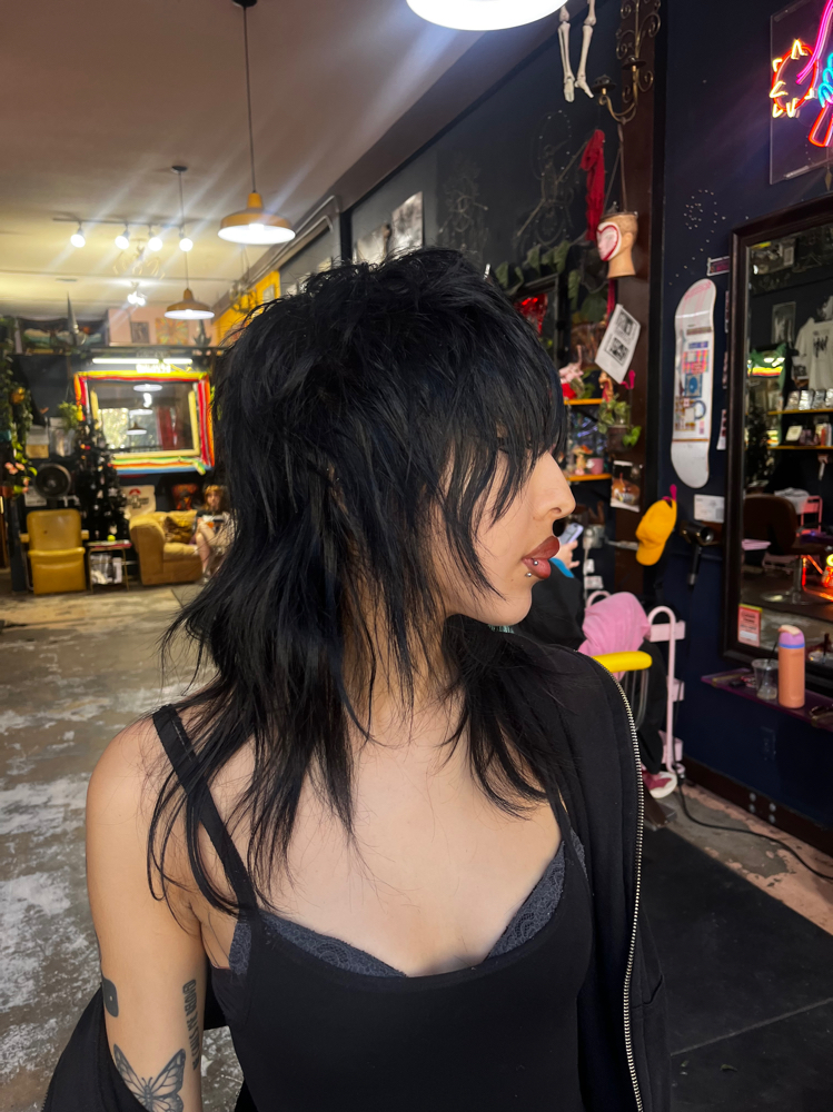 gender neutral haircut at dye by the sword in Los Angeles, CA