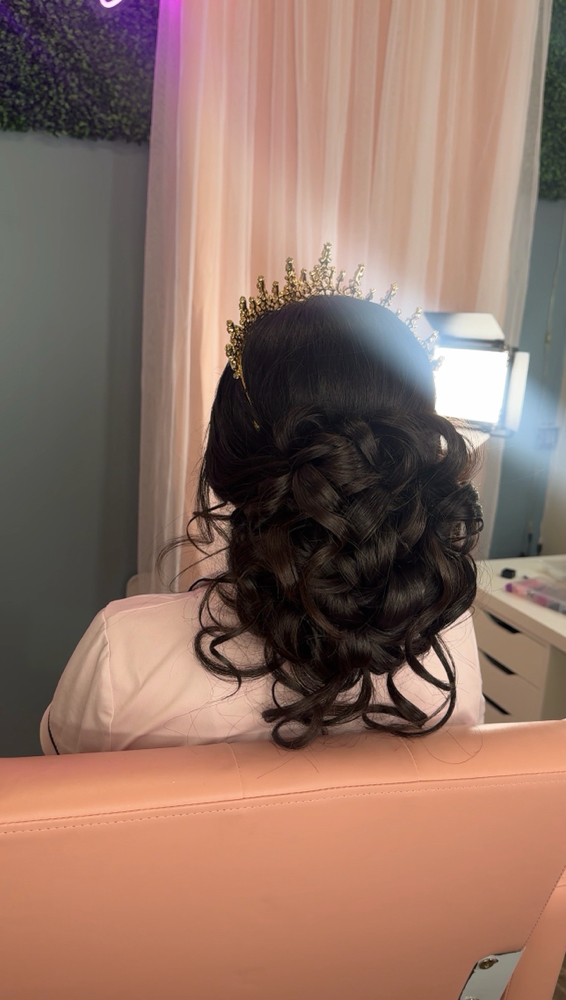 Quinceanera Voluminous hairstyle