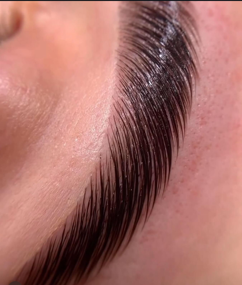 Brow Lamination & Tint