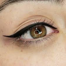 Winged Tip Cat Eye - Upper lids