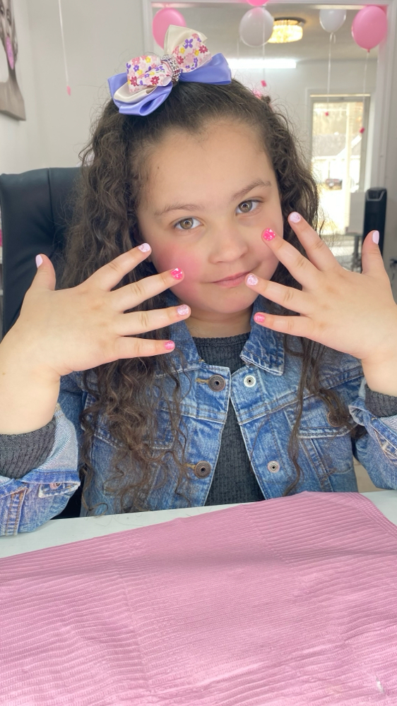 Kids Nails Regular Manicure