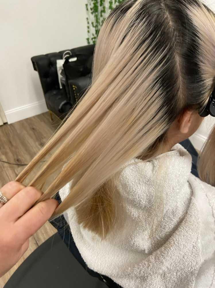 Bleach Root Touch up at Helena Xena in Redlands, CA