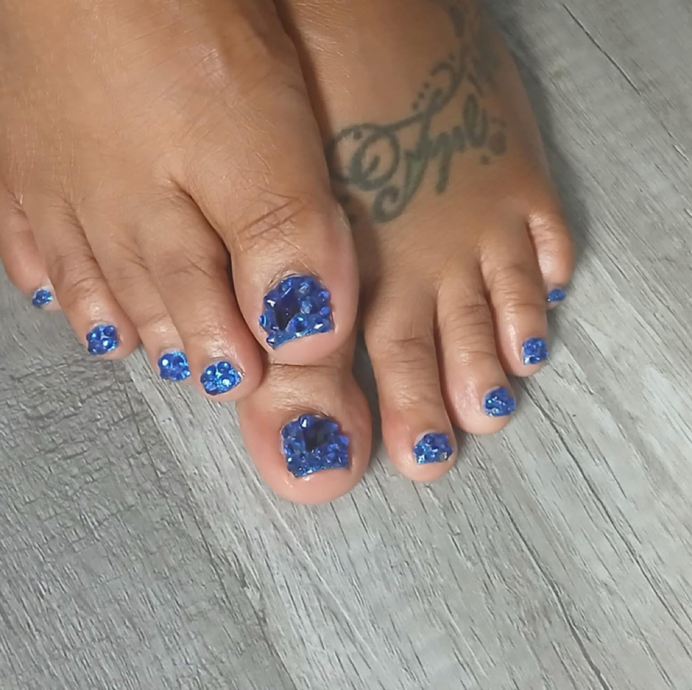 Luxury Deluxe Spa Pedicure at ✨Divine Handz✨ in TOLEDO, OH