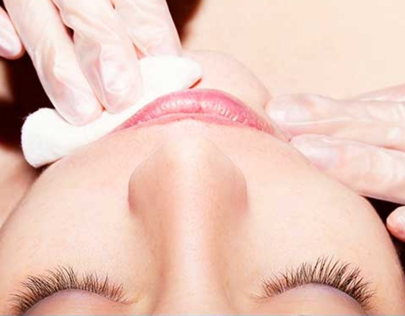 Chin wax